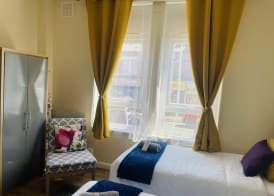 Alphastudio-leeds-walk 2-city-centre-freepark-wifi 5