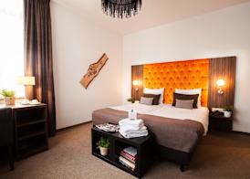 Hotel La Reine 5
