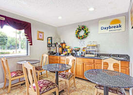 Days Inn by Wyndham Daytona Beach Downtown 5