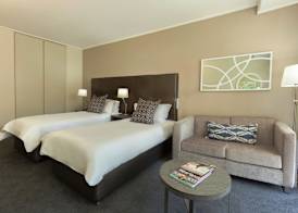 Lagoon Beach Hotel & Spa 5