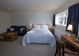 Fox And Hounds Llancarfan 4