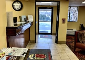 Super 8 by Wyndham Stamford/New York City Area 3