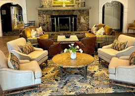 White Mountain Hotel and Resort 2