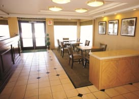 La Quinta by Wyndham Warwick Providence Airport 4