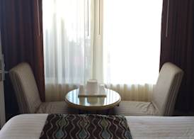 Oasis Inn and Suites 4