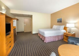 Howard Johnson by Wyndham Tillsonburg 5