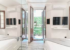 JOIVY Al Duomo guest house 5