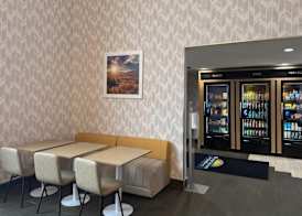 Days Inn & Suites by Wyndham Wausau 2