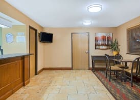 Super 8 by Wyndham Ripley 3