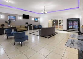 La Quinta by Wyndham Deer Park 5