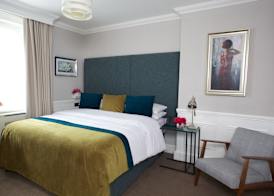 Hayes Hotel 4