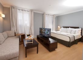 Aenos Hotel 4