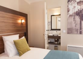 Hotel Apolonia Paris Montmartre; Sure Hotel Collection by Best Western 4