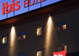 Ibis Como 2
