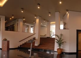 Camelot Beach Hotel 2