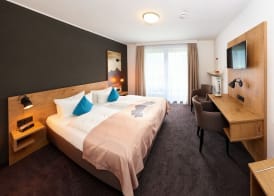 Hotel Hanauerlehen - ruhige & zentrale Top-Lage - mit Schwimmbad, Sauna, Parkplätze & Café - bayerischer Familienbetrieb 3