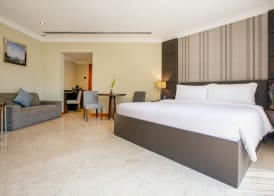 Dubai Marine Beach Resort & Spa 5