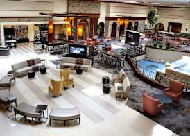 DoubleTree by Hilton Detroit - Dearborn 5