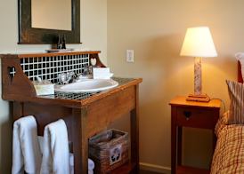 Middle Beach Lodge 5