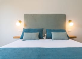 Sorrento Pool&Suites 3
