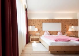 Alpine Hotel Ciasa Lara 4