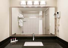 Best Western Plus Pitt Meadows Inn & Suites 5