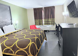 Super 8 by Wyndham Fond Du Lac 5