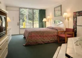 Super 8 by Wyndham Carlisle North 5