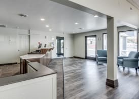 Days Inn & Suites by Wyndham Spokane 4