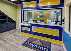 Days Inn by Wyndham Dickinson TX 5