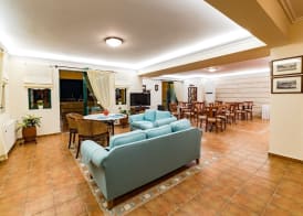 Andreolas Luxury Suites 4