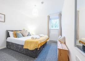 Modern 2BR Apartment with Water Views 3
