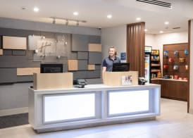 Holiday Inn Express & Suites FT MYERS BEACH-SANIBEL GATEWAY by IHG 2