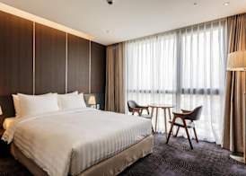 Golden Daisy Hotel 2