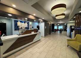 Holiday Inn Express & Suites CINCINNATI-BLUE ASH by IHG 2