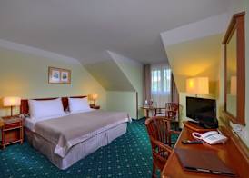 Hotel Selsky Dvur - Bohemian Village Courtyard 3