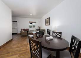 America Inn & Suites 4