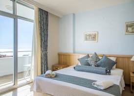 Ponz Hotel 5