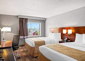 Travelodge by Wyndham Bloomington 5