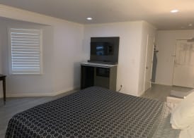 Mirage Inn & Suites 5