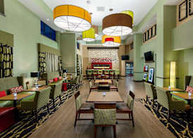 Hampton Inn & Suites Williamsport-Faxon Exit 4