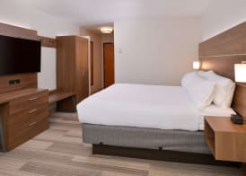 Holiday Inn Express & Suites PARKERSBURG - MINERAL WELLS by IHG 3