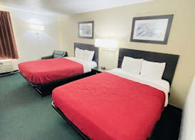 Pinckneyville Inn and Suites 4