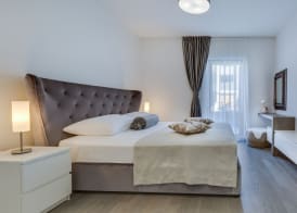 Shell Luxury Residences with Pool and Whirlpool 3