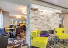 La Quinta Inn & Suites by Wyndham Myrtle Beach - N Kings Hwy 4