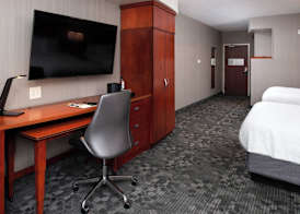 Courtyard High Point 5