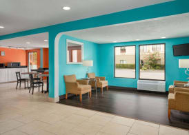 Howard Johnson by Wyndham Chattanooga Lookout Mountain I-24 4
