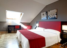 Hostal Carlos III 5