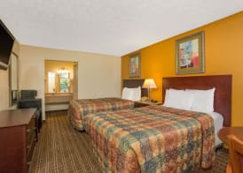 Days Inn by Wyndham Chester 4