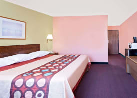 Super 8 by Wyndham Sturgeon Bay 5
